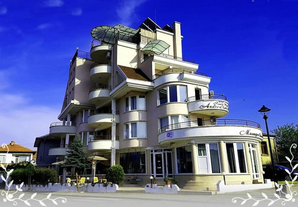 Хотел Андре Hotel Chernomorets Exterior photo